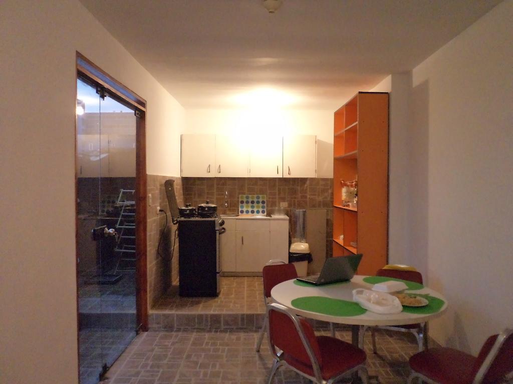 La Casa De Karla Hostel Lima Ruang foto
