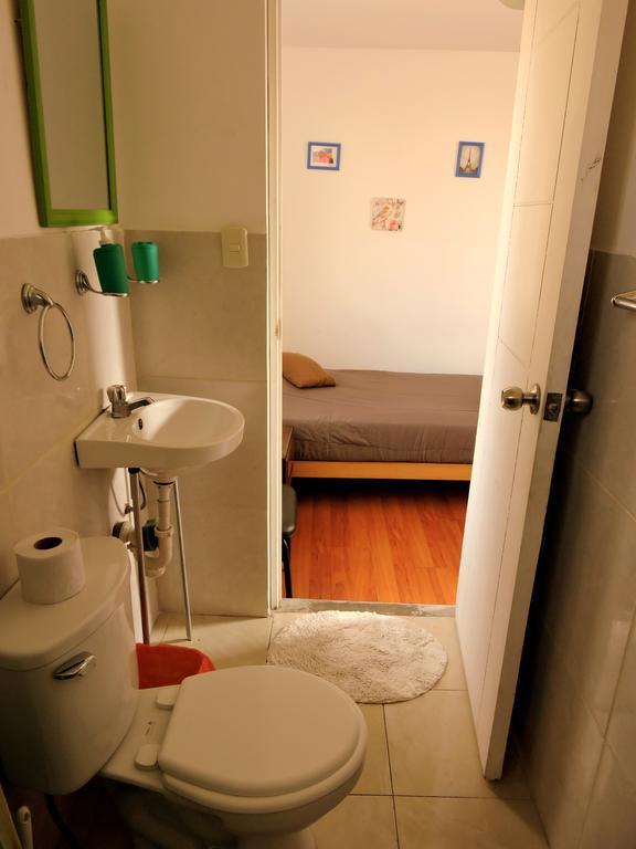 La Casa De Karla Hostel Lima Bagian luar foto