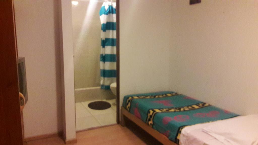 La Casa De Karla Hostel Lima Bagian luar foto