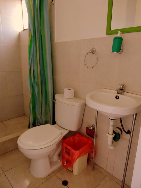 La Casa De Karla Hostel Lima Bagian luar foto